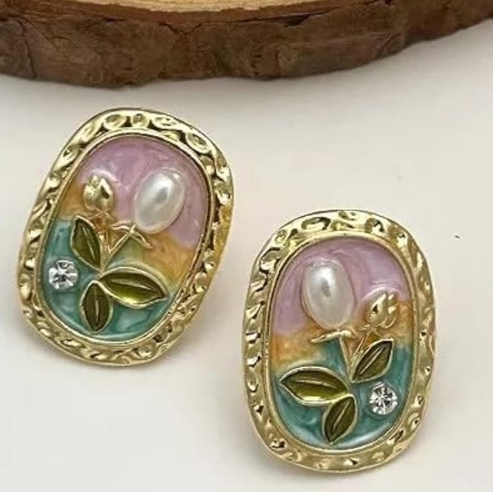 Unique Pearl Flower Stud Earrings